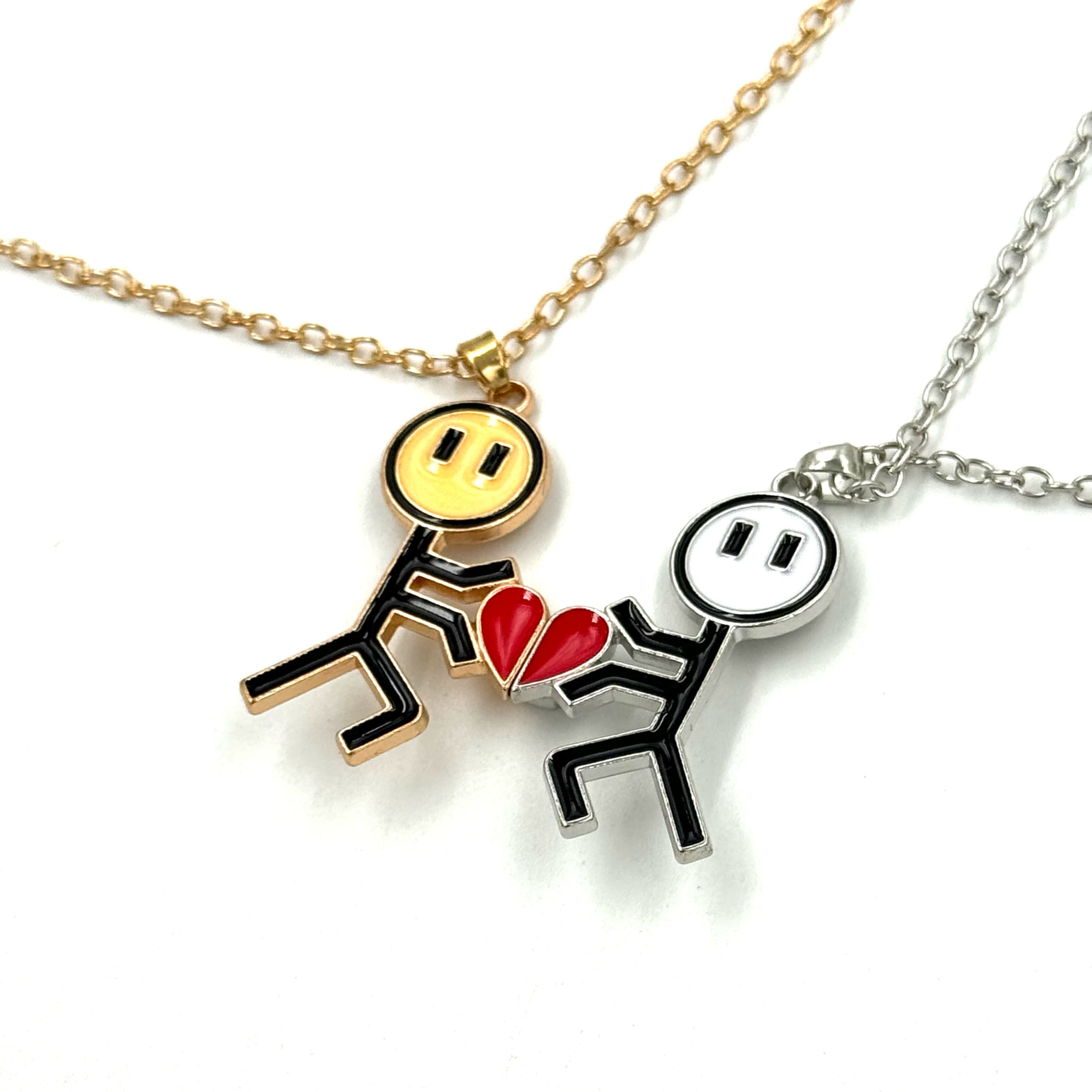 MAGNETIC HEART NECKLACE SET